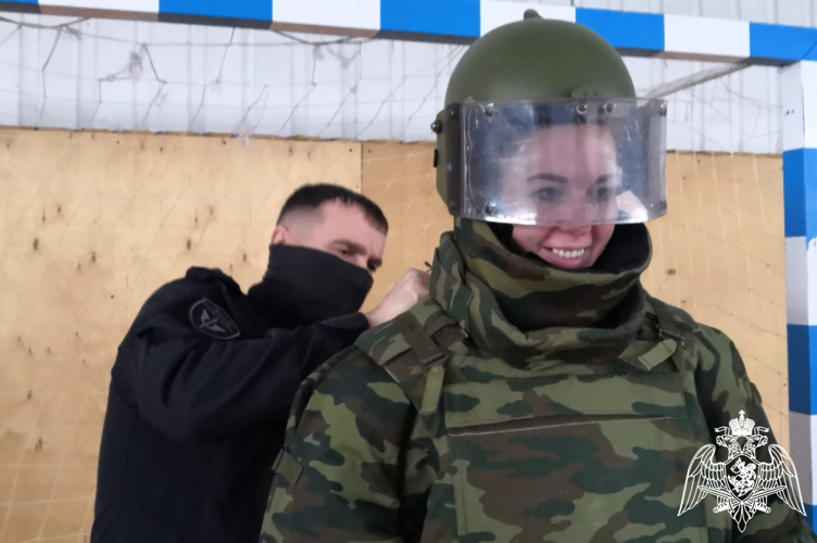 Специалисты инженерной службы ОМОН Управления Росгвардии по Тюменской области рассказали о выполнении задач