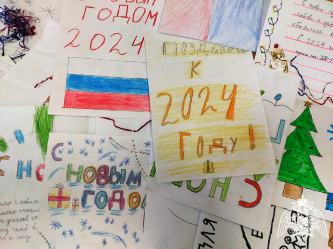 Бойцы спецподразделения Росгвардии - участники СВО поздравили тюменских школьников с Новым годом и Рождеством (видео)