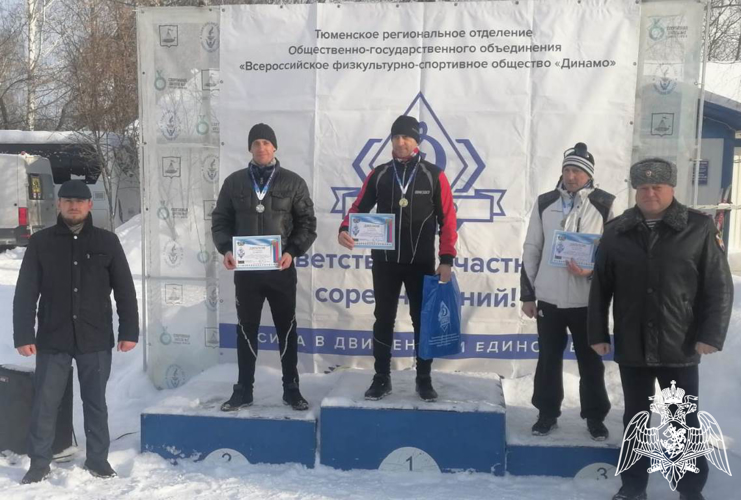 Сборная команда Росгвардии стала победителем лыжной эстафеты и призёром соревнований по зимнему служебному двоеборью в Тюменской области