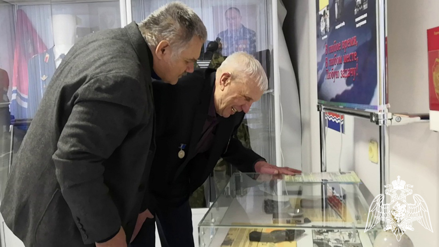 С 80-летним юбилеем поздравили ветерана тюменского ОМОН