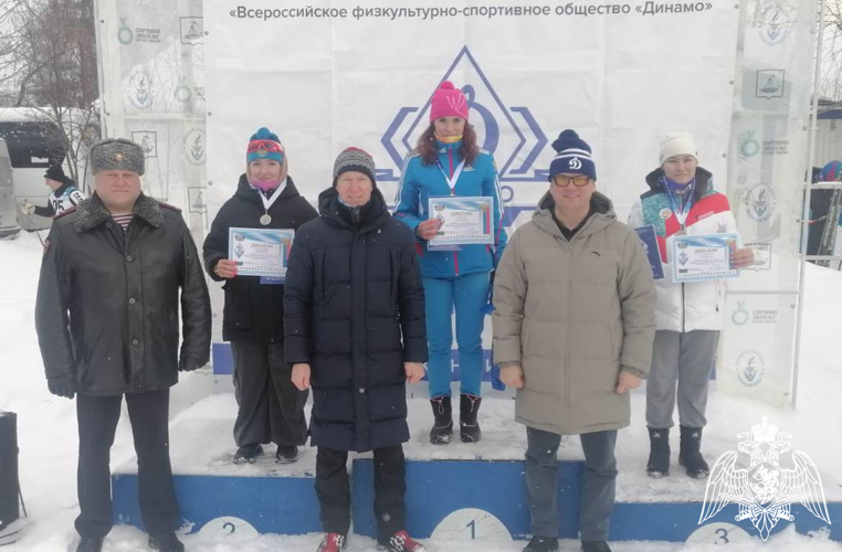 Сборная команда Росгвардии стала победителем лыжной эстафеты и призёром соревнований по зимнему служебному двоеборью в Тюменской области