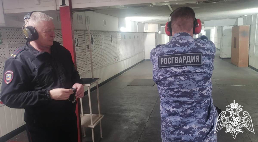 Сборная команда Росгвардии стала победителем лыжной эстафеты и призёром соревнований по зимнему служебному двоеборью в Тюменской области