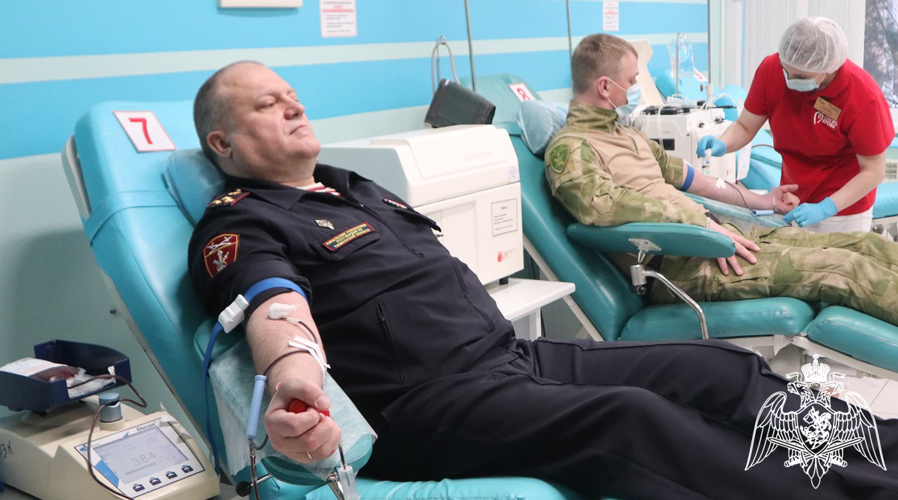Всероссийскую донорскую акцию «От сердца к сердцу» поддержали росгвардейцы в Тюменской области