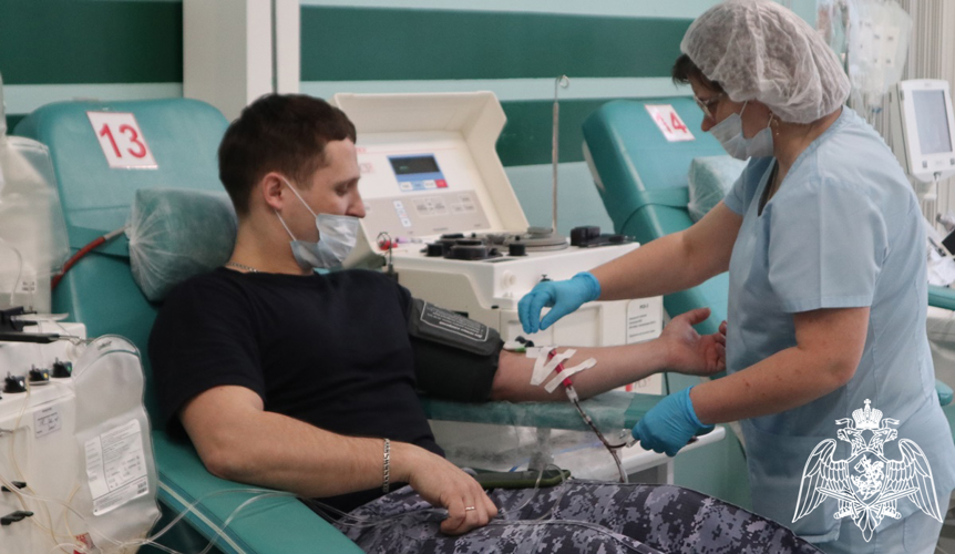 Всероссийскую донорскую акцию «От сердца к сердцу» поддержали росгвардейцы в Тюменской области