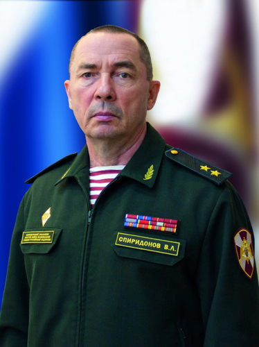 Командующий Уральским округом Росгвардии генерал-лейтенант Владимир Спиридонов поздравил ветеранов и личный состав с Днём защитника Отечества