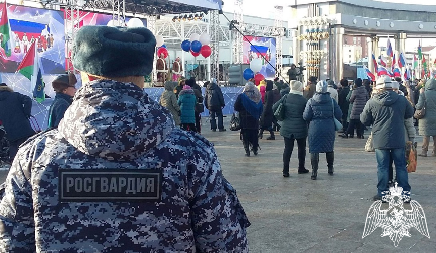 Росгвардия в Тюмени обеспечила безопасность праздничных мероприятий в рамках акции «Крымская весна» 
