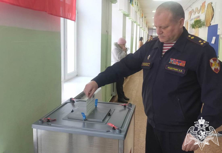 Росгвардейцы в Тюменской области приняли участие в голосовании на выборах Президента Российской Федерации