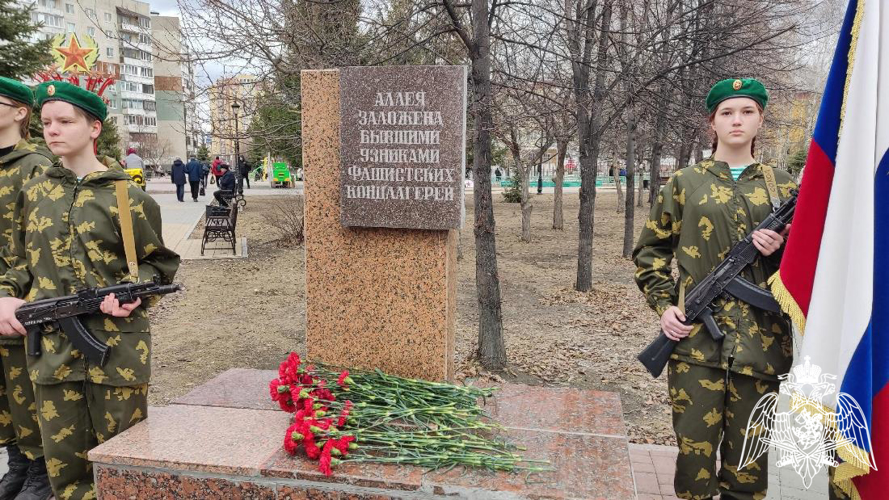 Память узников фашистских концлагерей почтили росгвардейцы в Тюмени