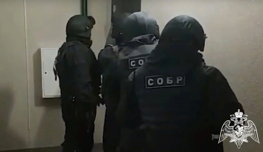 При содействии Росгвардии пресечена деятельность наркопритона в Тюмени