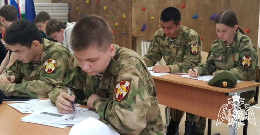 Более 150 росгвардейцев, ветеранов службы и кадет написали «Диктант Победы» в Тюменской области