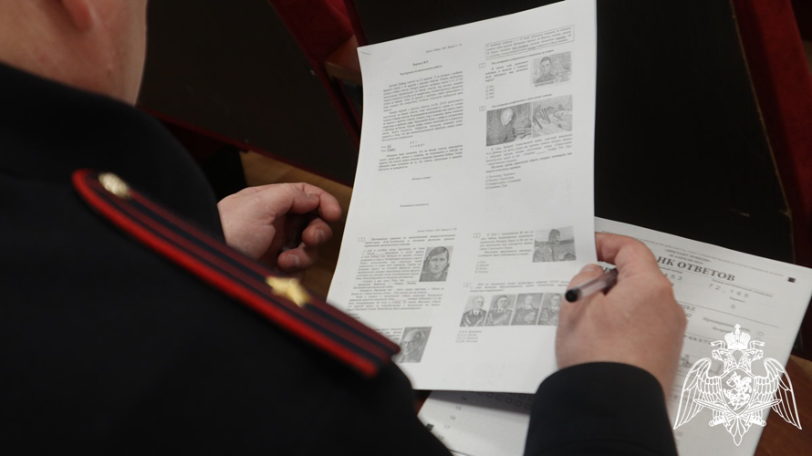 Более 150 росгвардейцев, ветеранов службы и кадет написали «Диктант Победы» в Тюменской области