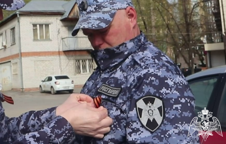     Ветераны и сотрудники Росгвардии в Тюменской области поддержали всероссийскую акцию «Бессмертный автополк» (видео)