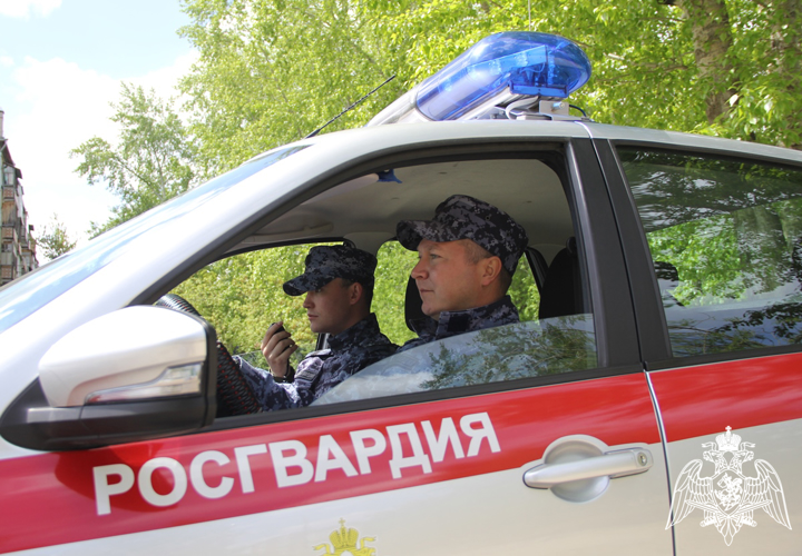 Сотрудники вневедомственной охраны в Тобольске обеспечили безопасность мероприятий Дня пограничника