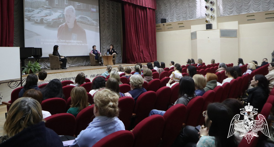 Росгвардейцы и кадеты в Тюменской области участвуют в патриотических мероприятиях в преддверии Дня Победы