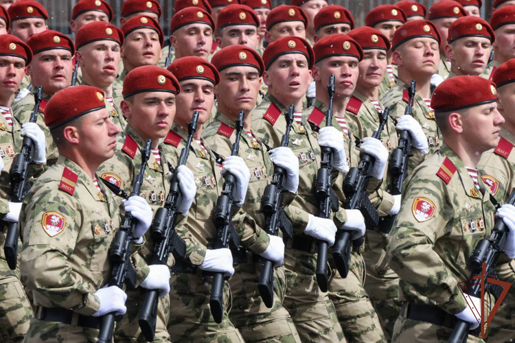 Военнослужащие Росгвардии приняли участие в параде Победы на Красной площади