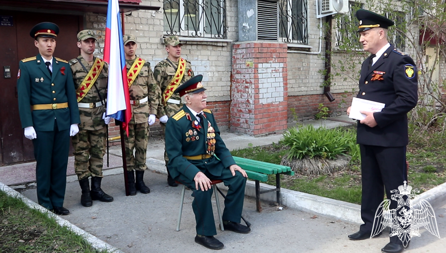 Росгвардия поздравила персональными парадами ветеранов Великой Отечественной войны в Тюмени (видео)
