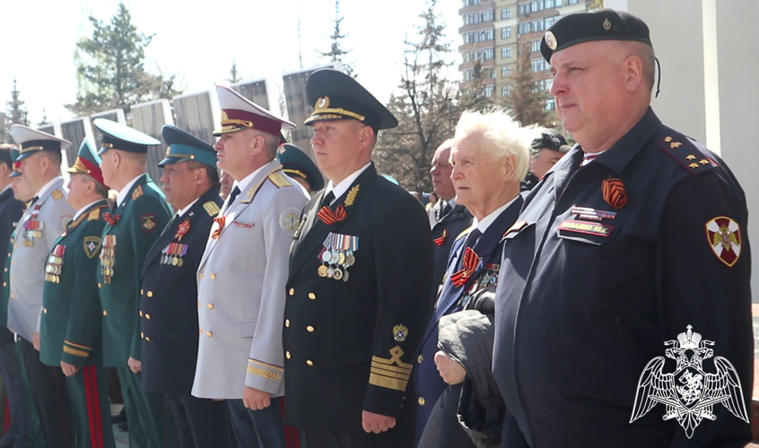 Руководство и личный состав территориального управления Росгвардии в Тюмени почтил память павших героев Великой Отечественной войны