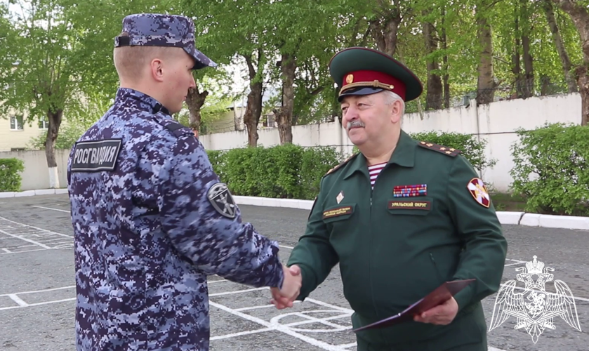 Кинологи Росгвардии завершили профессиональное обучение в Тюмени (видео)