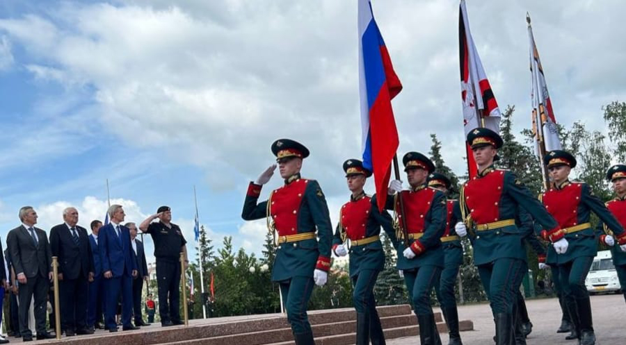 Начальник Управления Росгвардии по Тюменской области и росгвардейцы почтили память павших героев Великой Отечественной войны