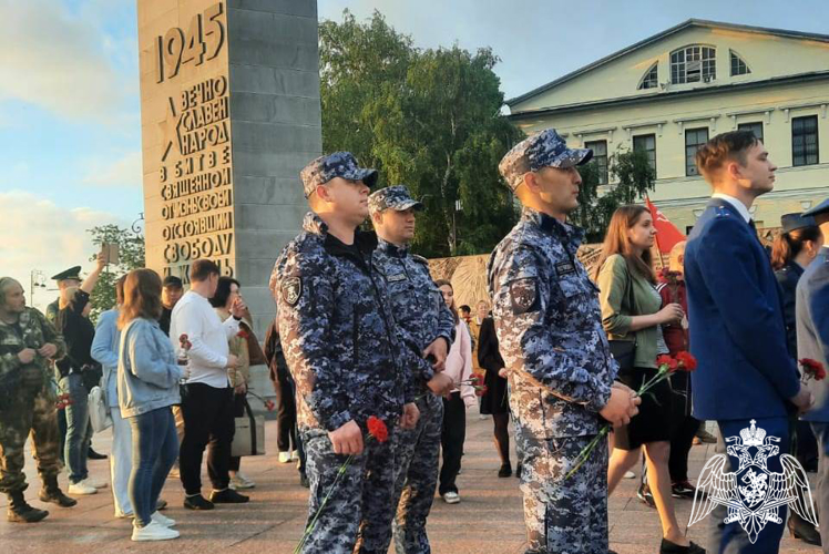  Росгвардейцы и кадеты в Тюменской области присоединились к международной акции «Свеча памяти»