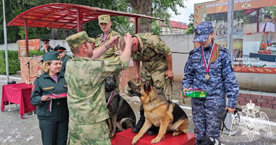 Чемпионат Уральского округа Росгвардии по многоборью кинологов завершился в Тюмени