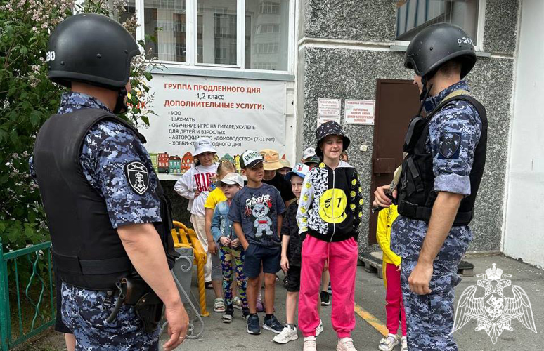 Ведомственная акция «Каникулы с Росгвардией» продолжается в Тюменской области