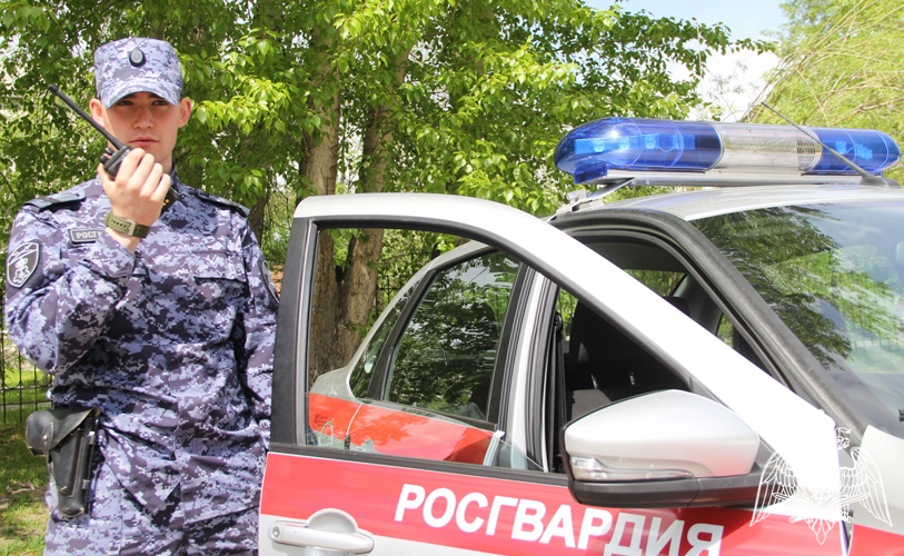 Росгвардейцы в Тюмени обеспечили безопасность выставки спортивных автомобилей и дрифт-заездов