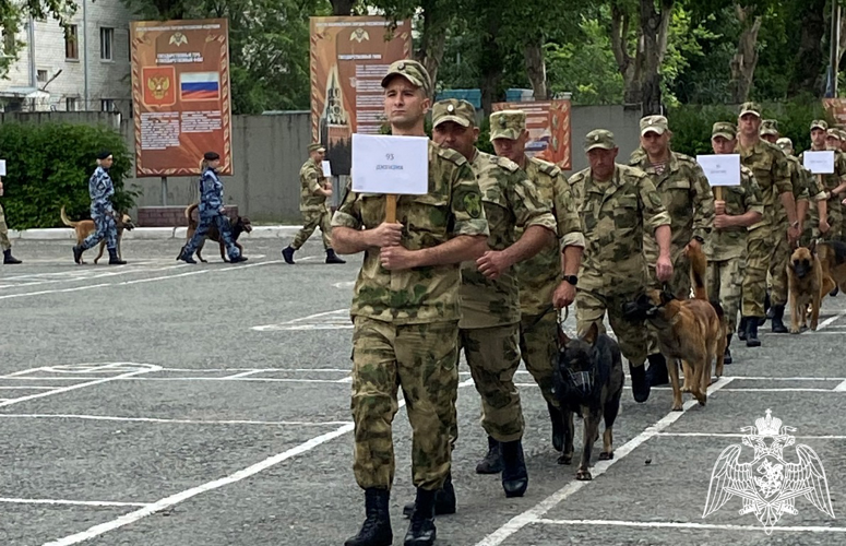 Чемпионат Уральского округа Росгвардии по многоборью кинологов стартовал в Тюмени