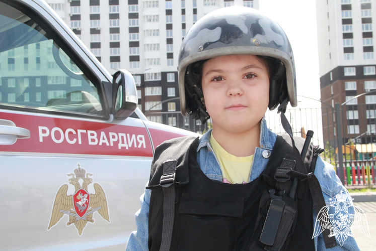 У тюменских школьников продолжаются «Каникулы с Росгвардией» 