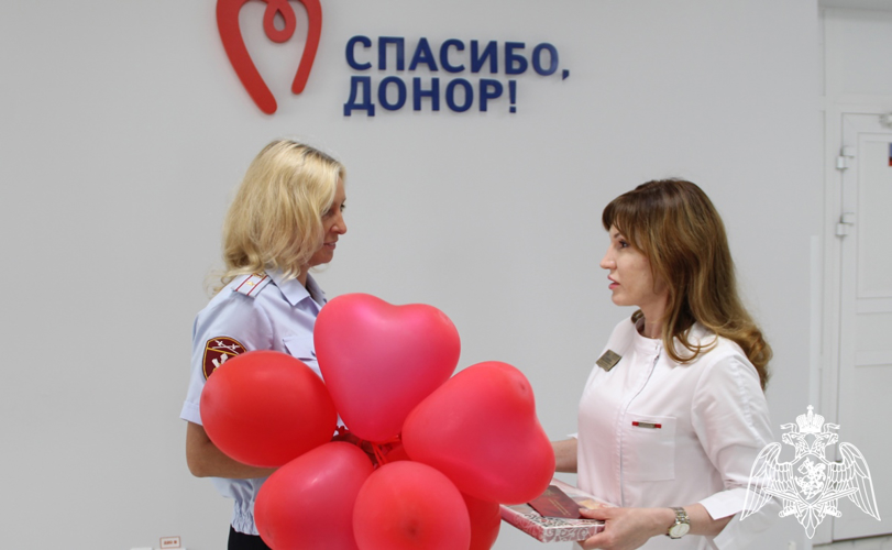 Росгвардия поздравила со Всемирным днем донора руководство и коллектив Тюменской областной станции переливания крови