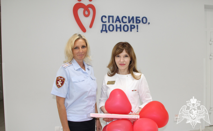 Росгвардия поздравила со Всемирным днем донора руководство и коллектив Тюменской областной станции переливания крови