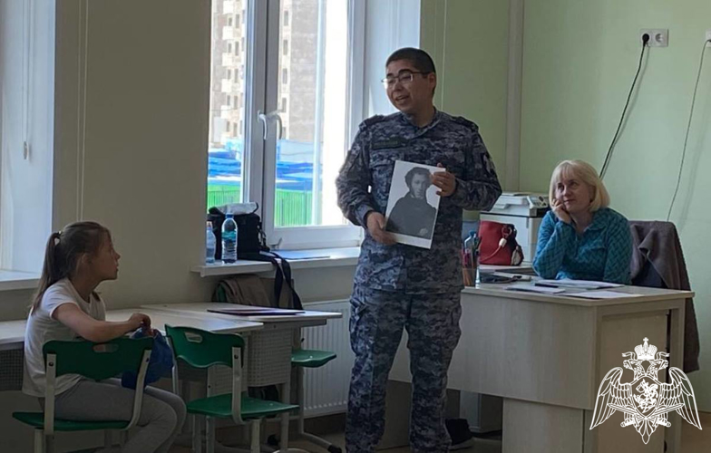 Квест для детей в честь 225-летия со дня рождения классика Александра Пушкина провели росгвардейцы в Тюмени