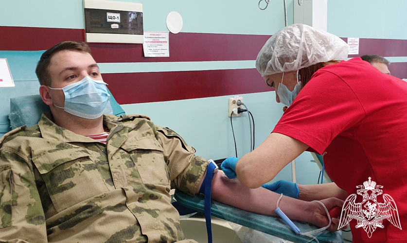 Росгвардейцы в Тюменской области поддержали всероссийскую донорскую акцию «От сердца к сердцу»