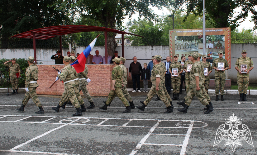 Память погибших в разные годы боевых товарищей почтили росгвардейцы в Тюмени