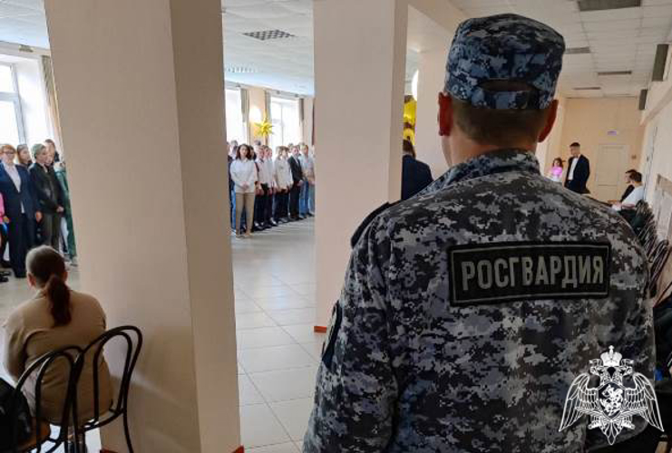 В День знаний Росгвардия обеспечила безопасность торжественных мероприятий в Тюменской области