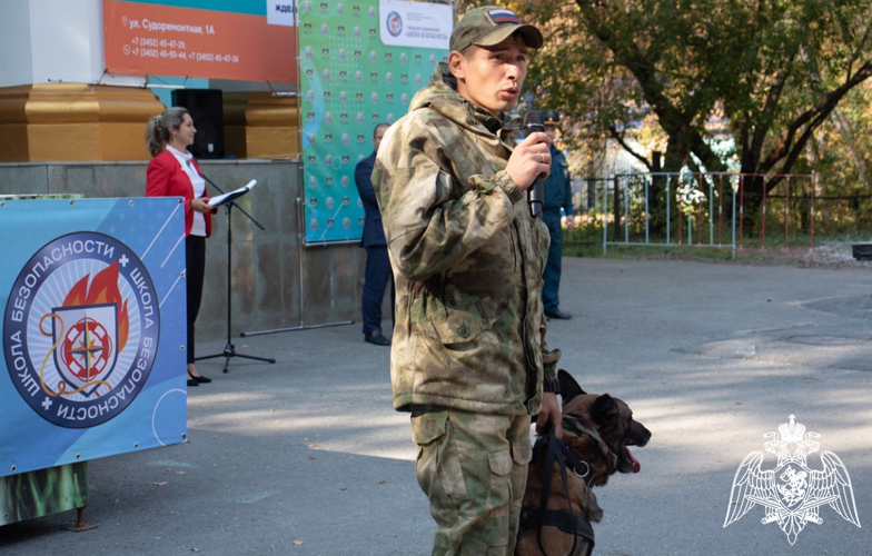 Кинологи Уральского округа Росгвардии стали почётными гостями тюменских соревнований «Школа безопасности»