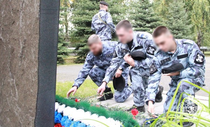 Память сотрудника тюменского ОМОН погибшего в 2002 году почтили боевые товарищи