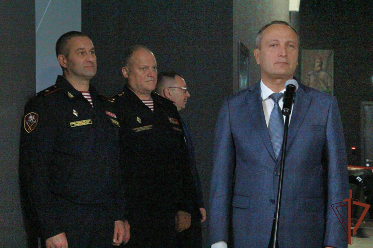 В Тюмени генерал-полковник полиции Анатолий Маликов открыл ведомственный мультимедийный проект «Росгвардия. Всегда на страже»