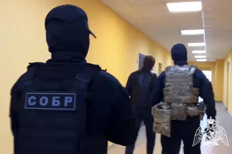 СОБР Росгвардии в Тюмени оказал содействие полиции по пресечению  деятельности фирмы работавшей по принципу финансовой пирамиды