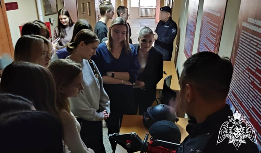 Тюменский СОБР открыл свои двери для тюменских студентов