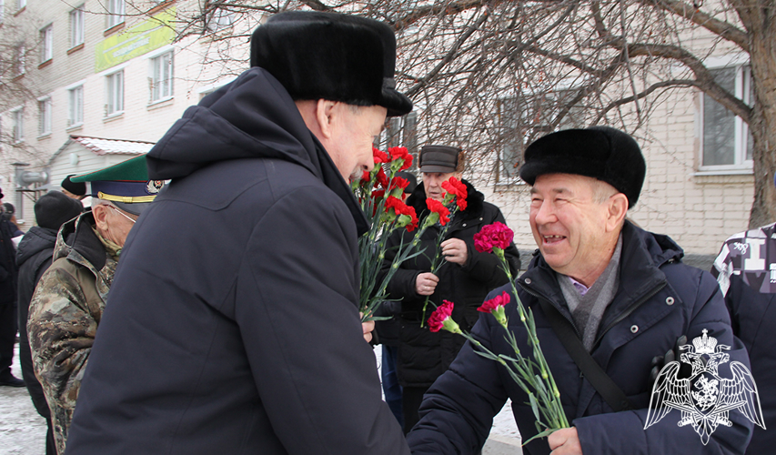 Чествование ветеранов войск правопорядка состоялось в кинологическом центре Уральского округа Росгвардии (видео)