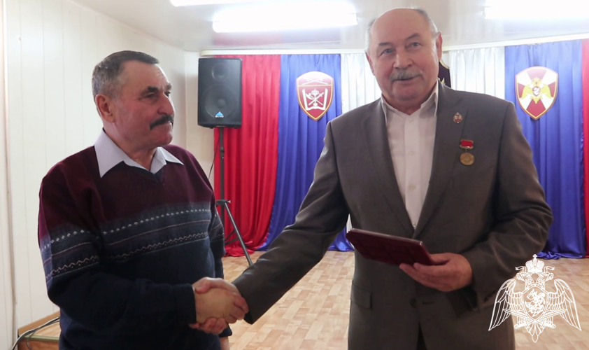 Чествование ветеранов войск правопорядка состоялось в кинологическом центре Уральского округа Росгвардии (видео)