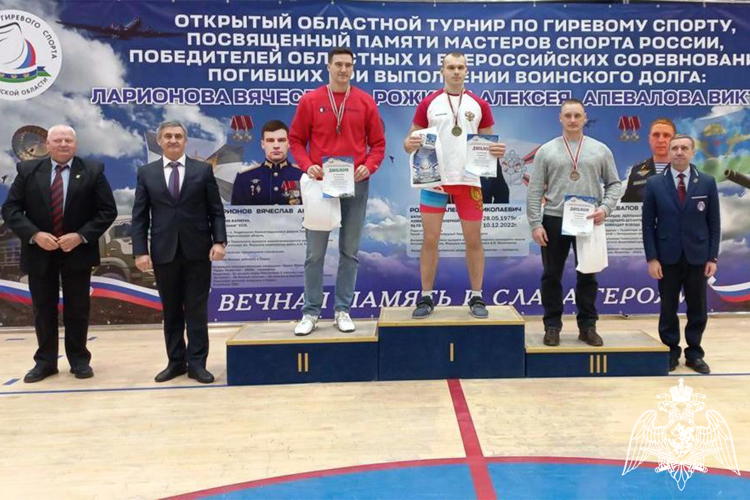 Росгвардеец из Тюмени стал чемпионом турнира по гиревому спорту