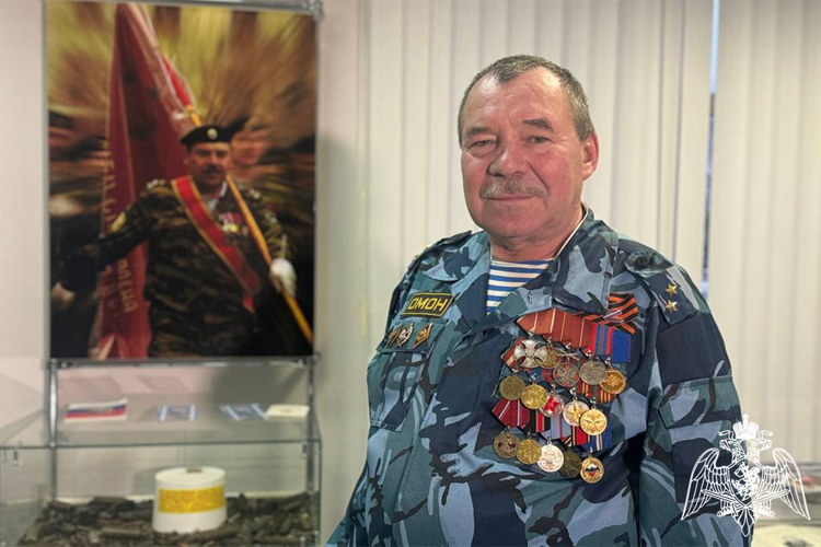 Первого командира тюменского ОМОН поздравили с 70-летним юбилеем