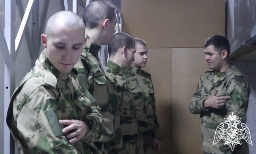 Более 100 призывников из Тюменской области пополняют ряды Росгвардии  (видео)