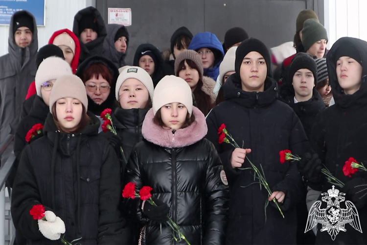 Память Героя России сотрудника СОБР Тимура Мухутдинова почтили в Тюменской области (видео)