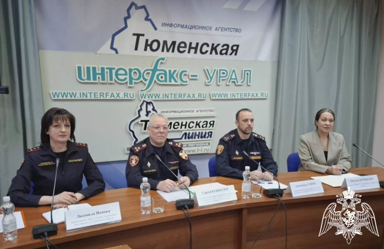 Руководители подразделений территориального управления Росгвардии встретились с тюменскими журналистами