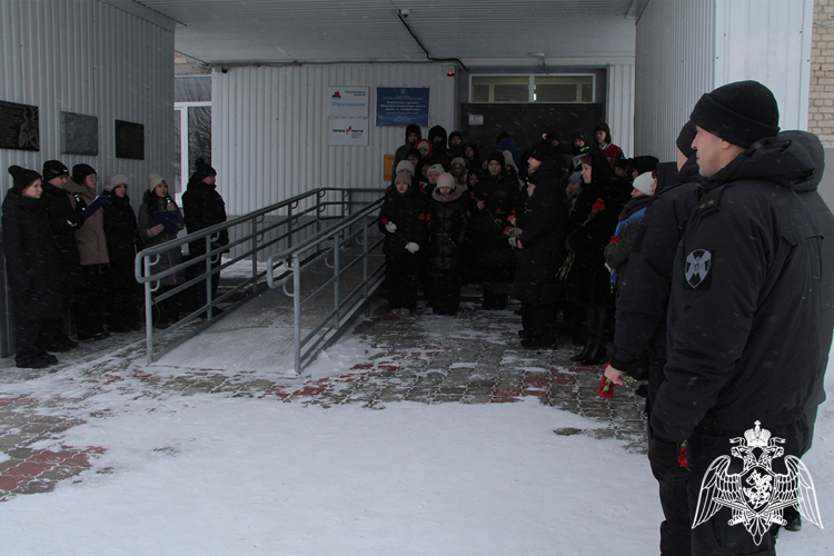 Память Героя России сотрудника СОБР Тимура Мухутдинова почтили в Тюменской области (видео)
