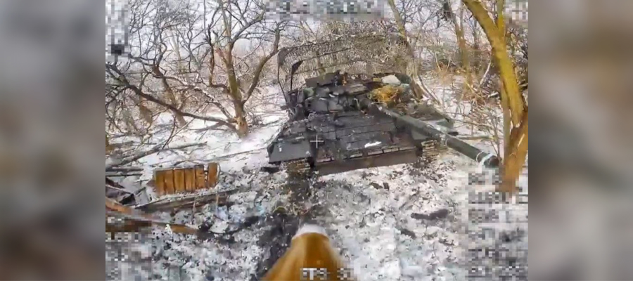 Оператор БПЛА Росгвардии уничтожил танк ВСУ в Курской области (видео)