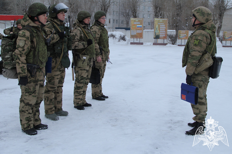 Взрывотехники и сапёры в Тюмени на практике совершенствуют профессиональные навыки (видео)